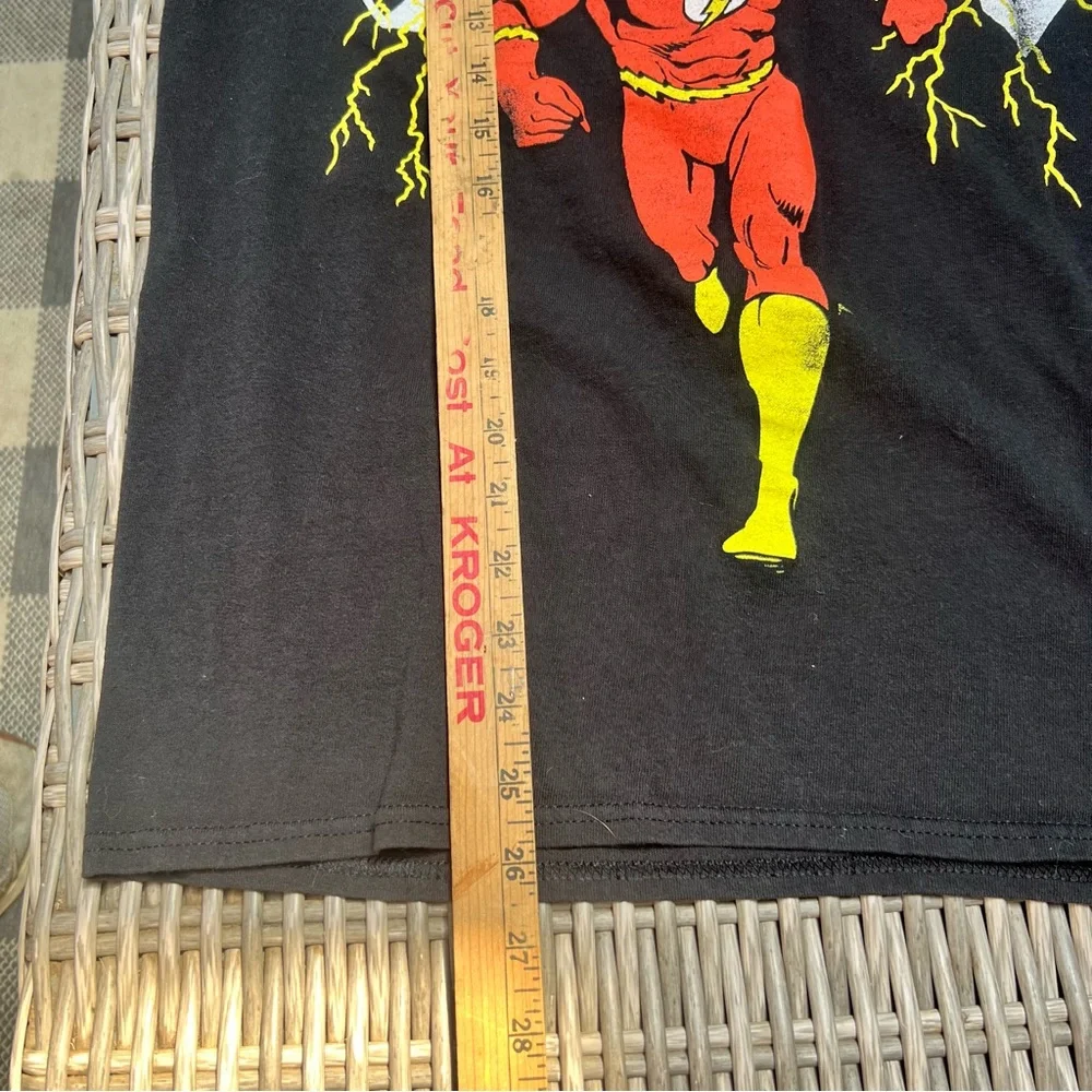 The Flash Black Graphic Tee - Picture 7 of 9